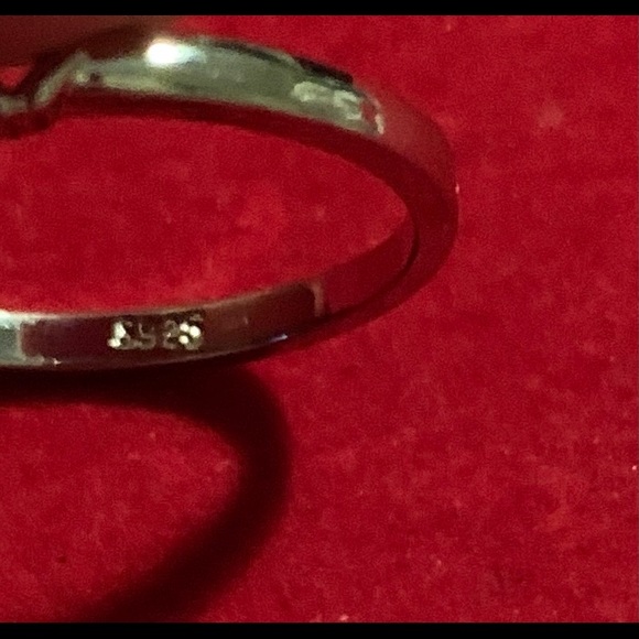 Exquisite Sterling Silver Blue Crystal Ring - Picture 5 of 5